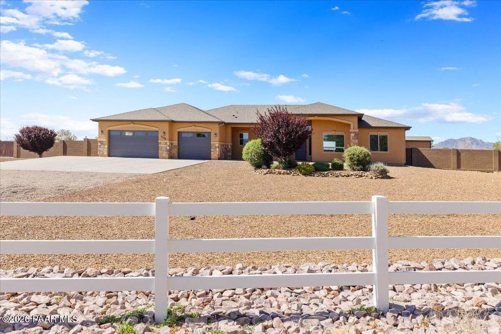 Photo of 1245 S Road 1, Chino Valley, AZ 86323 (MLS # 1082203)