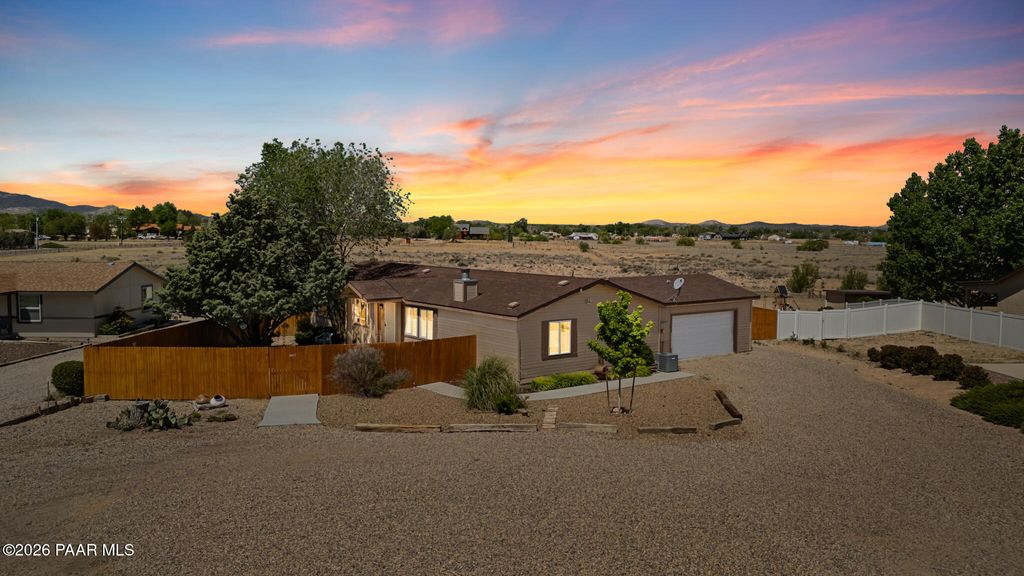Photo of 858 Sycamore Lane, Chino Valley, AZ 86323 (MLS # 1081880)