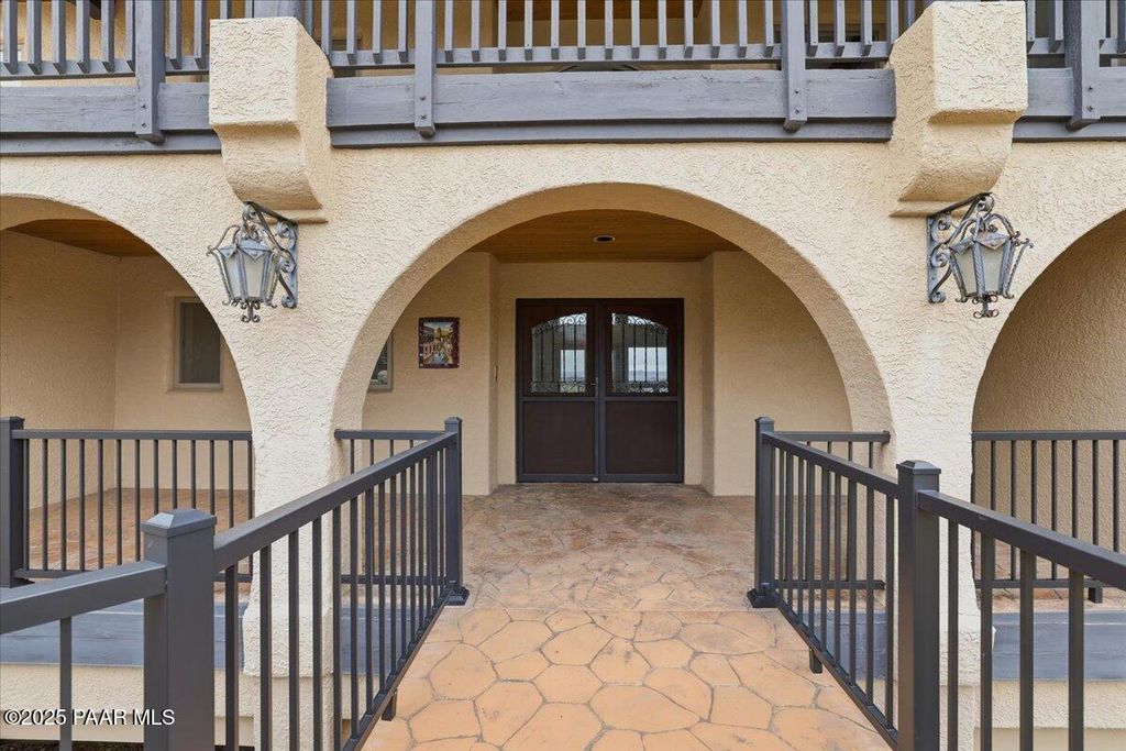 Photo of 1917 Upper Crestview, Prescott, AZ 86305 (MLS # 1077991)