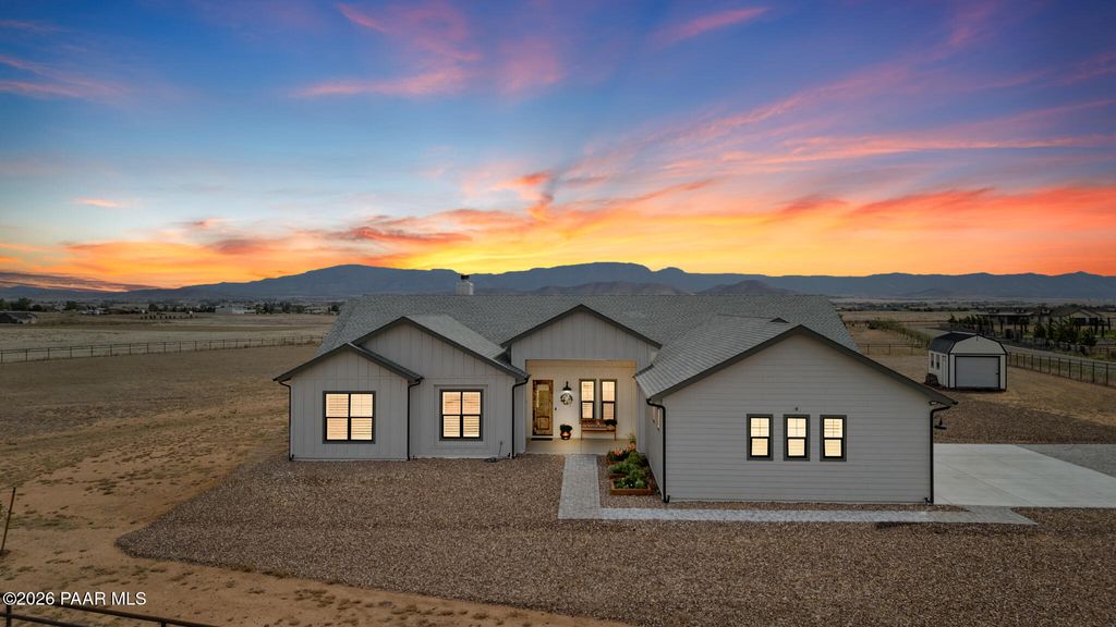 Photo of 6724 E Camden Lane, Prescott Valley, AZ 86315 (MLS # 1081755)