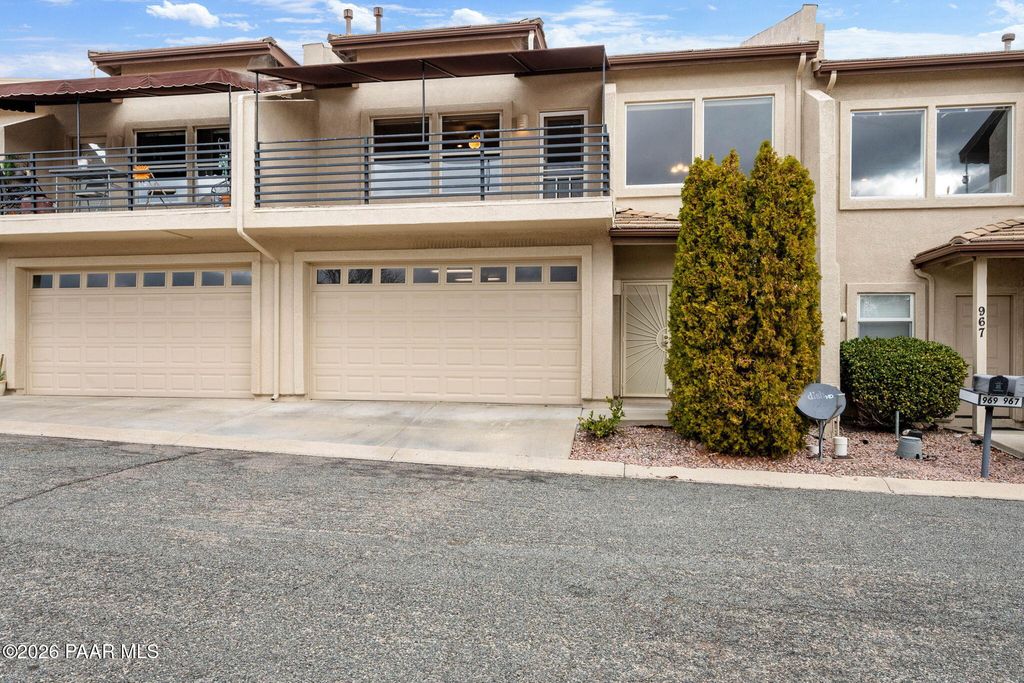 Photo of 969 N Fairway Drive, Dewey-Humboldt, AZ 86327 (MLS # 1078574)