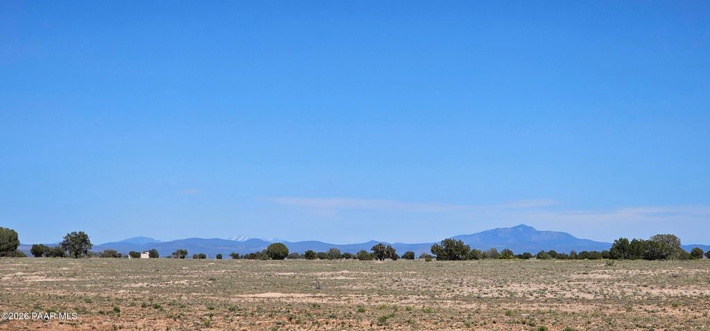 Photo of 252 Falcon Flight Road, Ash Fork, AZ 86320 (MLS # 1081722)