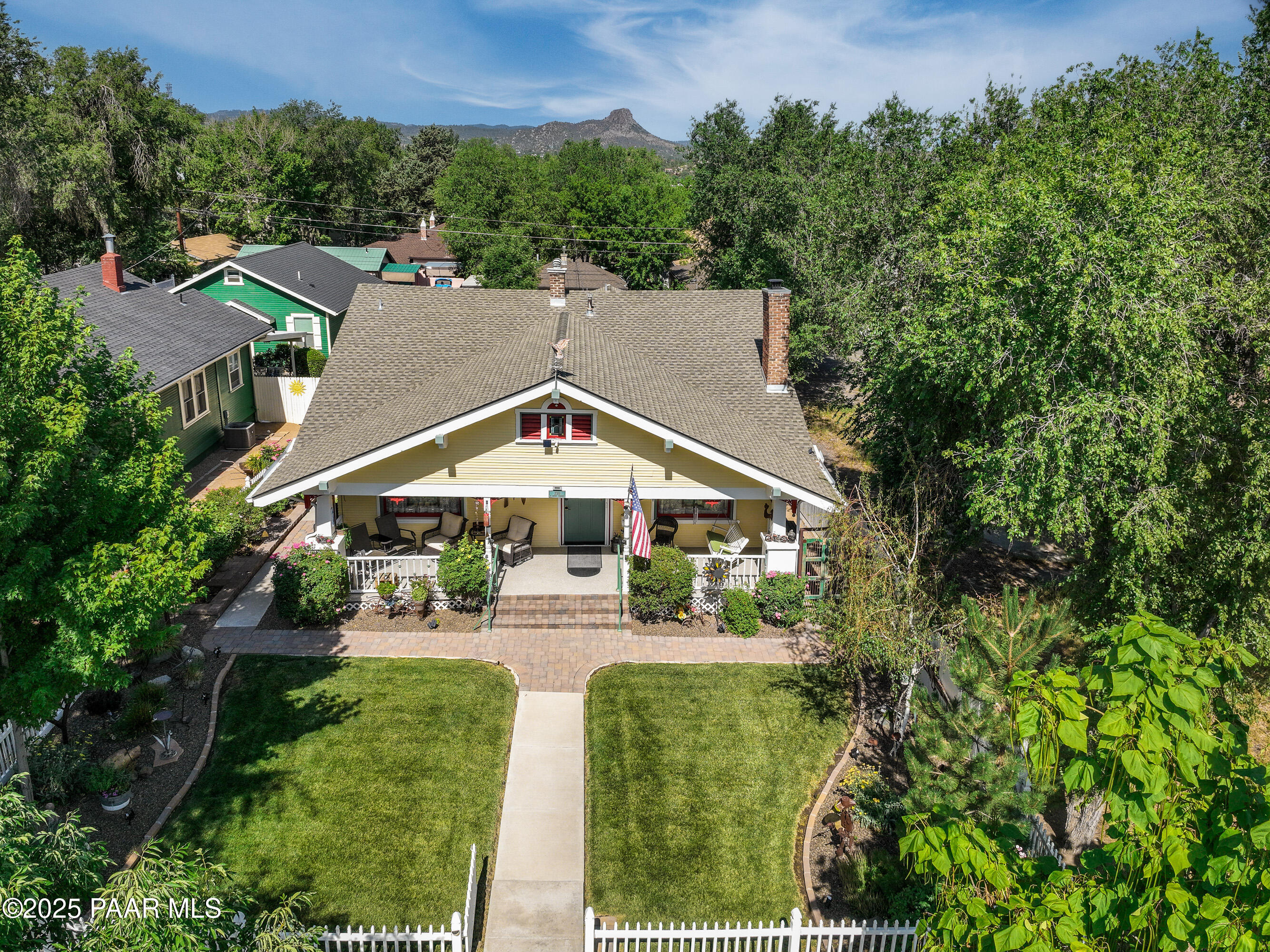 230 N Mount Vernon Avenue