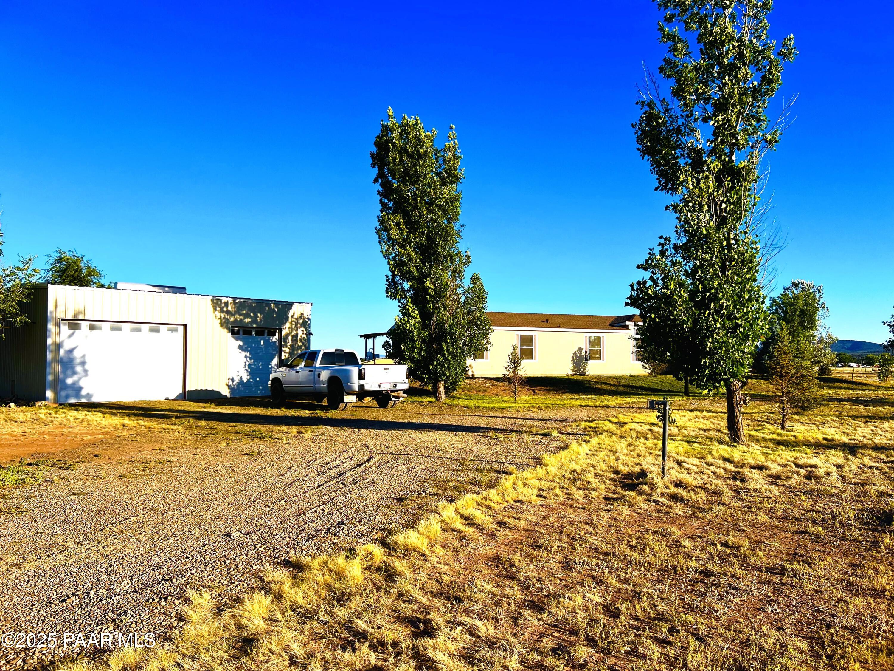 2425 W Bayberry Drive