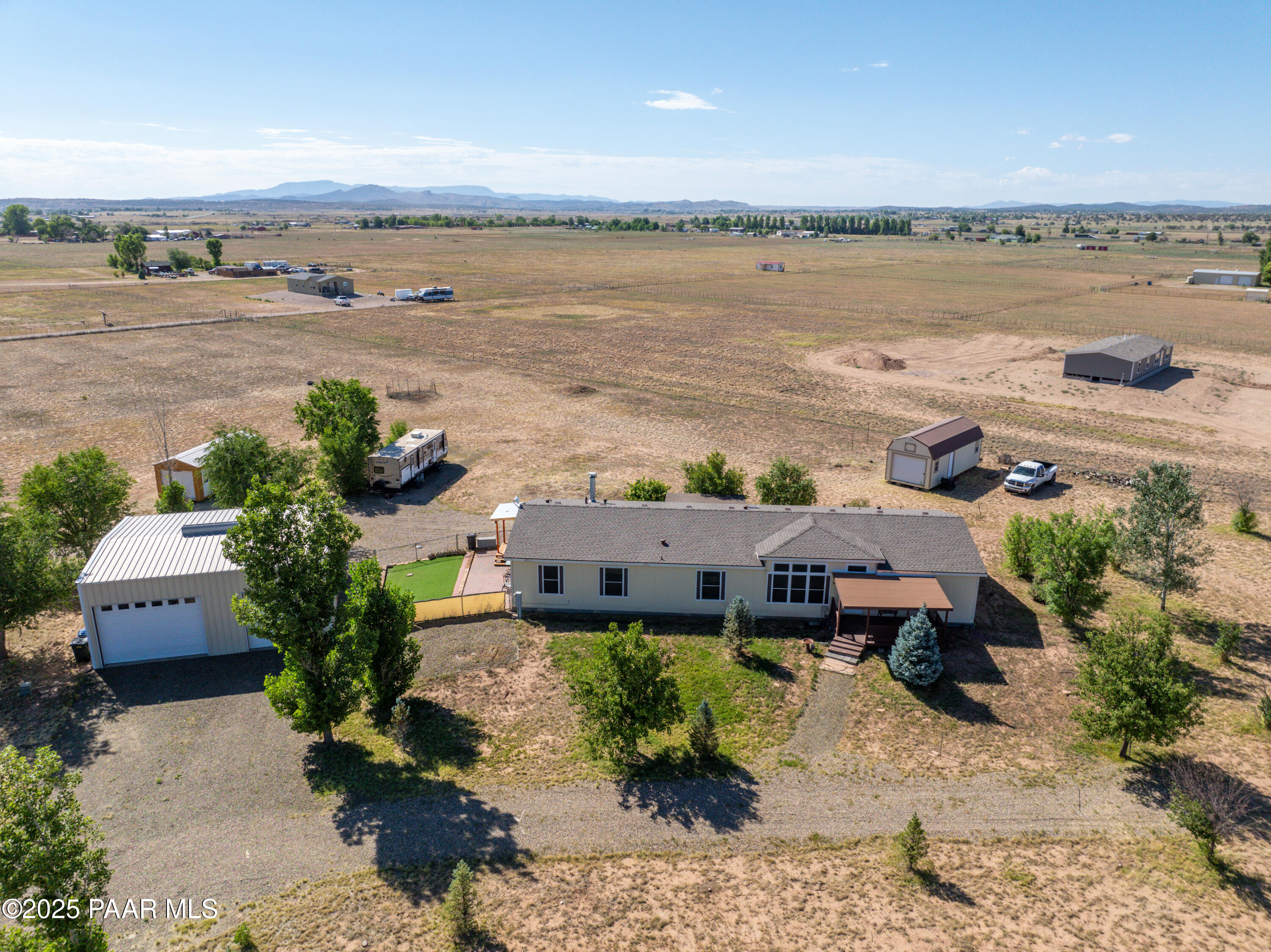 2425 W Bayberry Drive