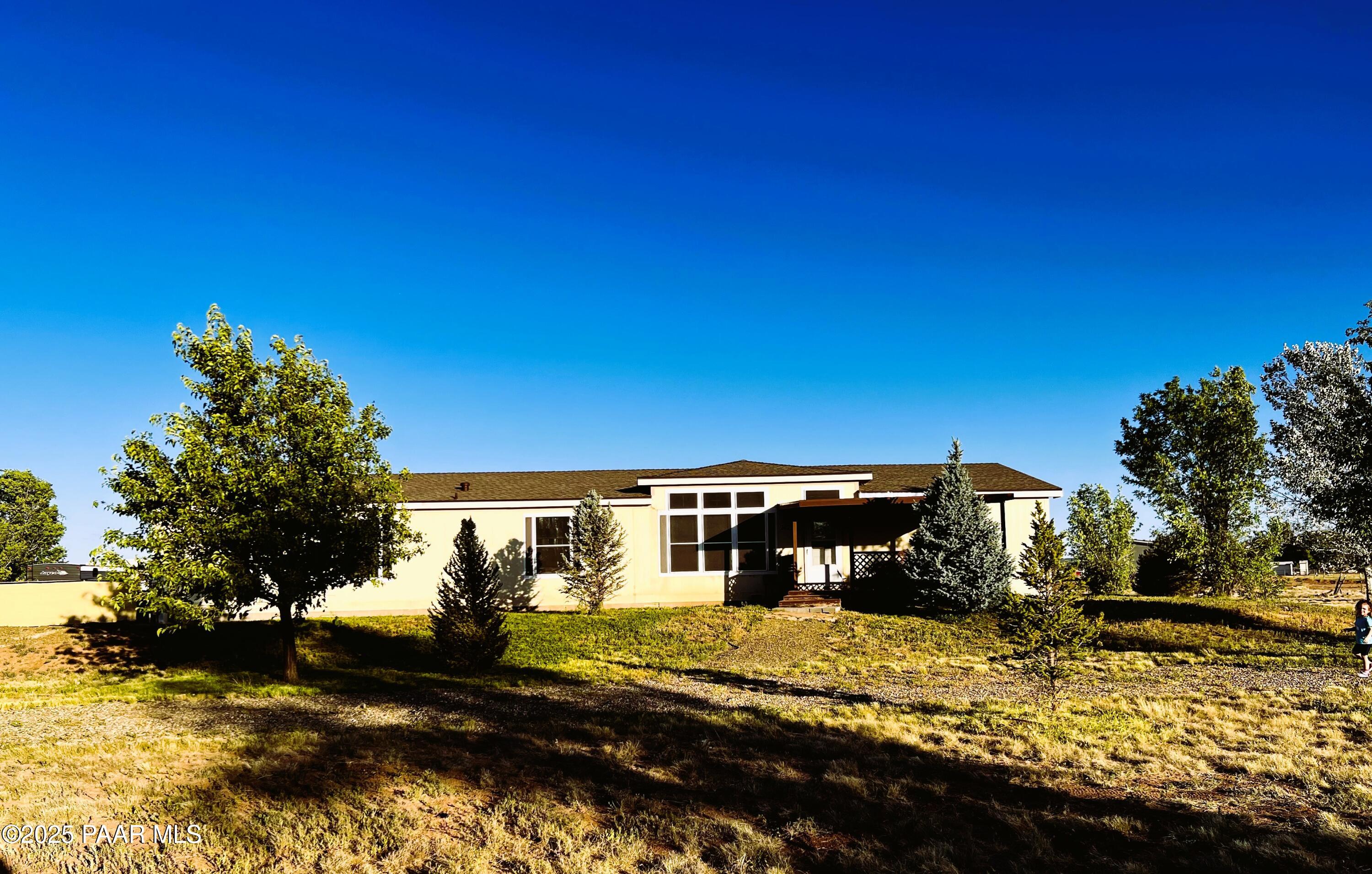 2425 W Bayberry Drive