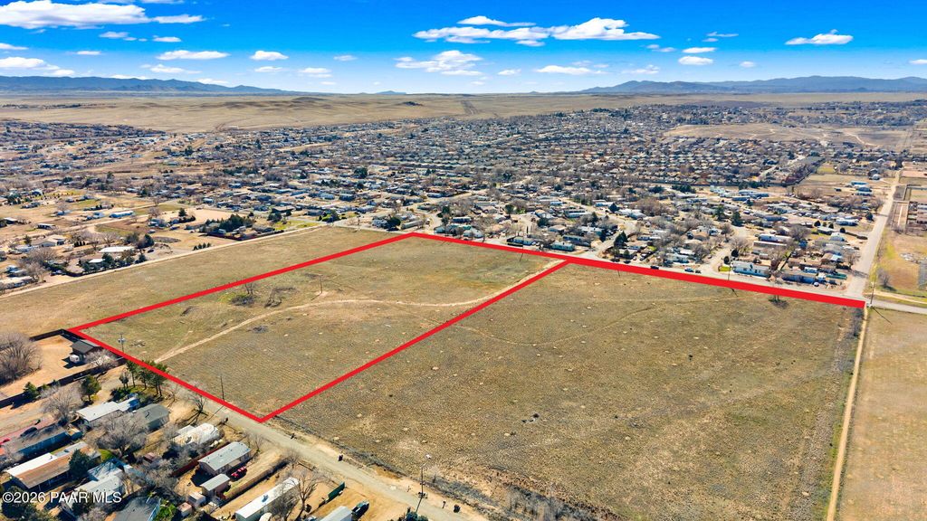 Photo of 1400 E Road 2 North, Chino Valley, AZ 86323 (MLS # 1079398)