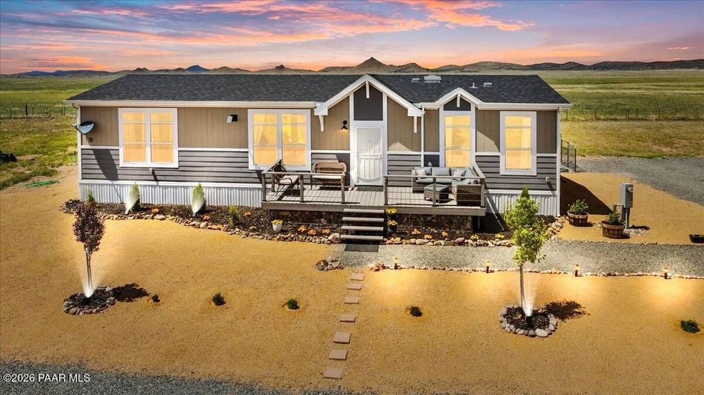 Photo of 12960 N Lodestar Road, Prescott Valley, AZ 86315 (MLS # 1083788)