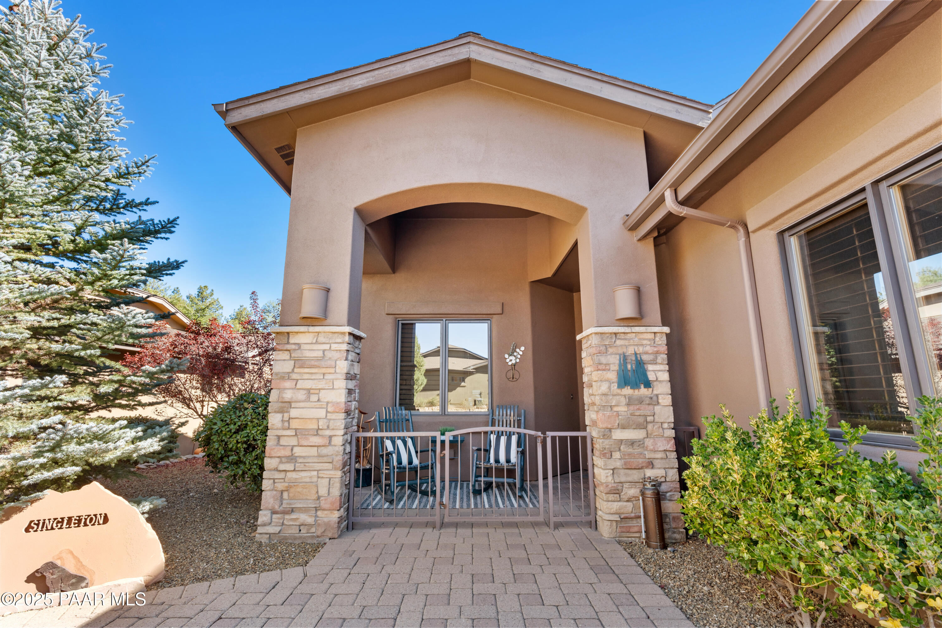 1672 Stable Rock Road