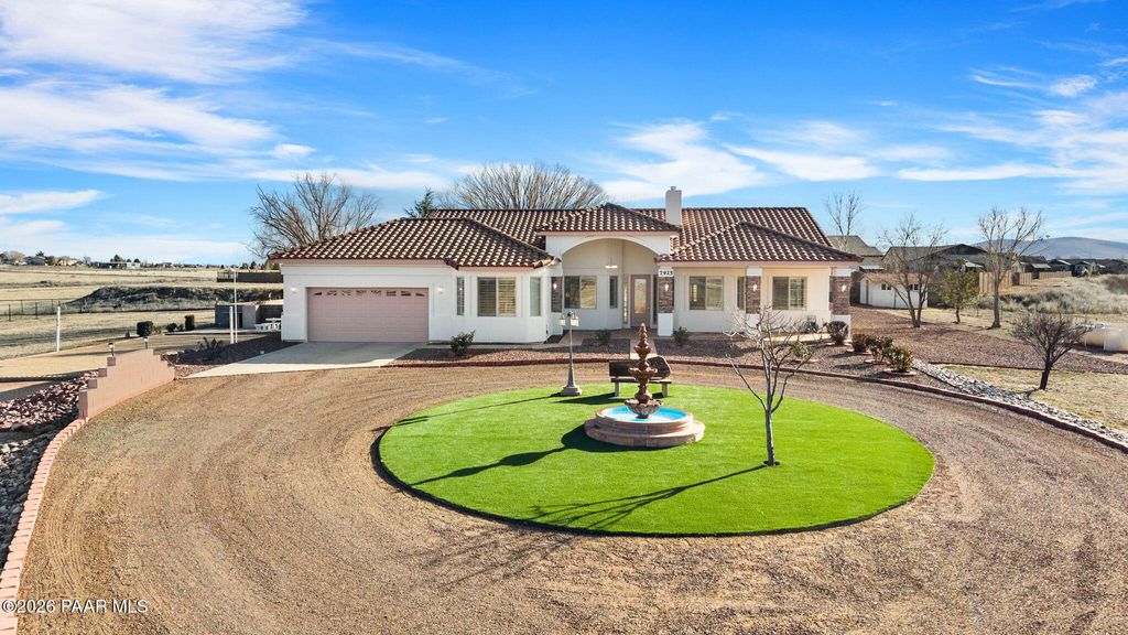 Photo of 7925 E Acre Way, Prescott Valley, AZ 86315 (MLS # 1079379)