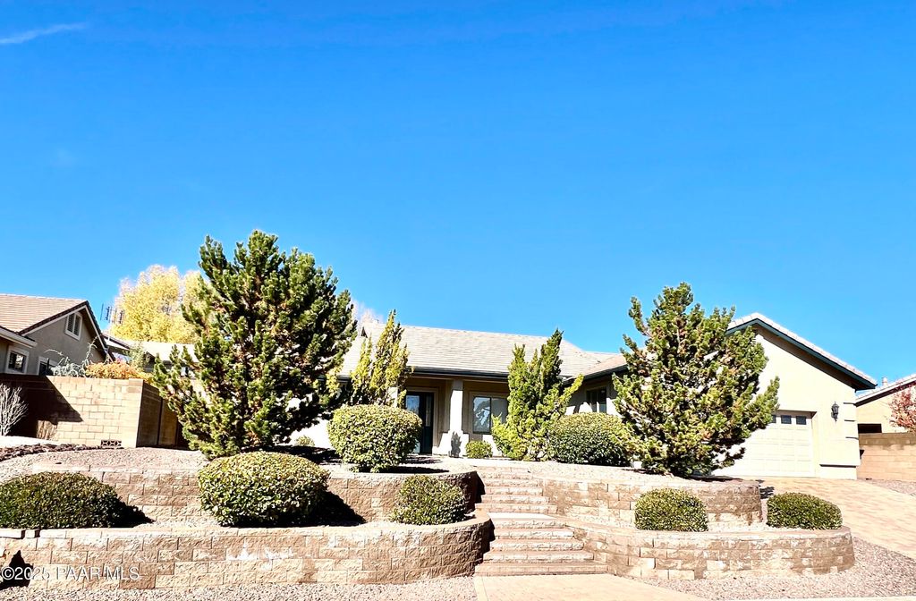 Photo of 7510 N Outlook Lane, Prescott Valley, AZ 86315 (MLS # 1078493)