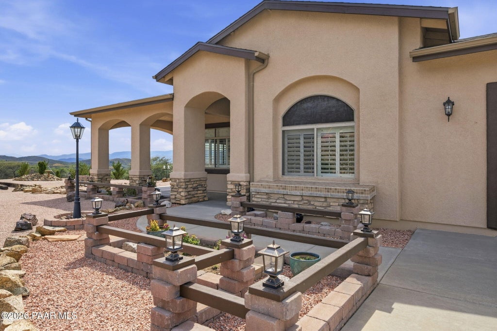Photo of 15565 E Devon Mont Lane, Dewey-Humboldt, AZ 86327 (MLS # 1084277)