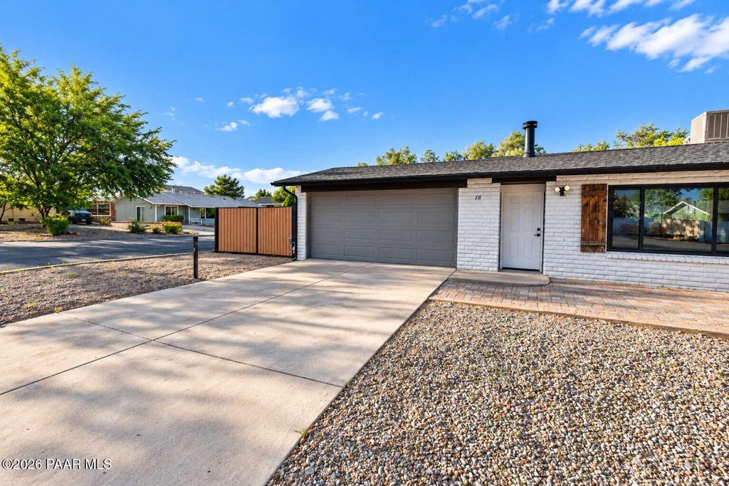 Photo of 18 Antelope Drive, Prescott, AZ 86305 (MLS # 1085204)