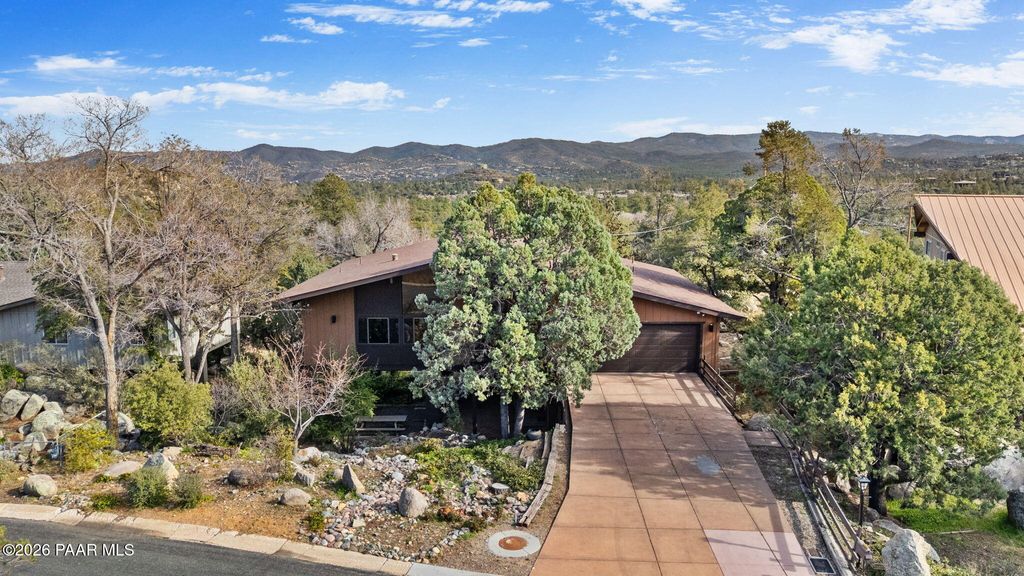 Photo of 121 N Rocky Dells Drive, Prescott, AZ 86303 (MLS # 1079877)