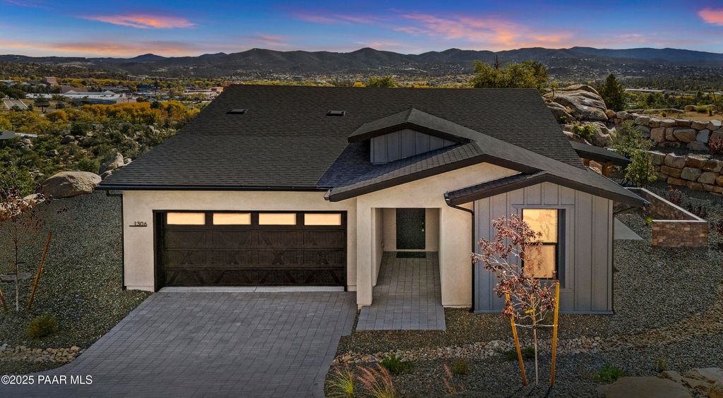 Photo of 1306 Rockwood Drive, Prescott, AZ 86305 (MLS # 1077638)