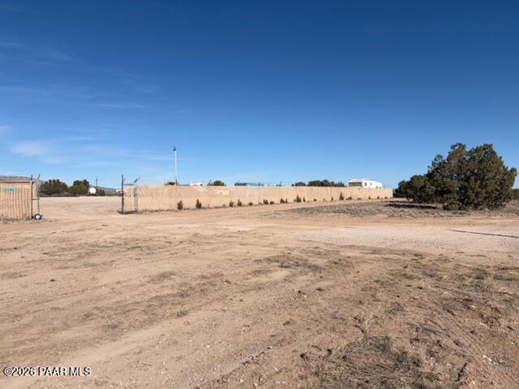 Photo of 25510 E Hillcrest Drive, Seligman, AZ 86337 (MLS # 1079411)