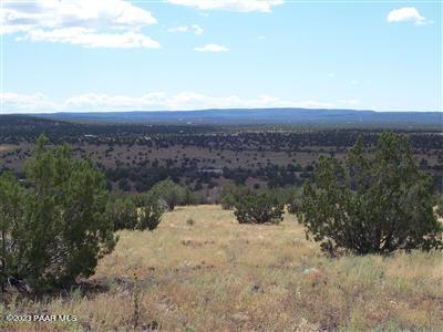 996 W Couchman Trail