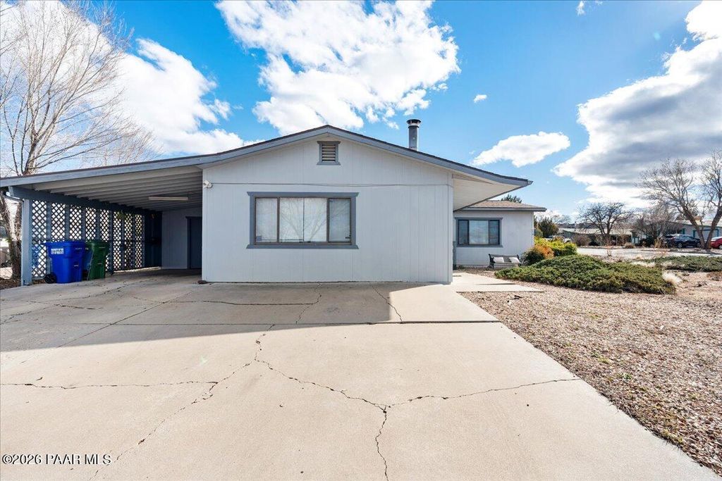 Photo of 1215 Willow Lake Road, Prescott, AZ 86301 (MLS # 1079867)