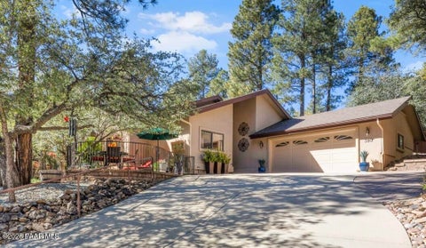 Photo of 380 Laureleaf Drive, Prescott, AZ 86303 (MLS # 1086019)