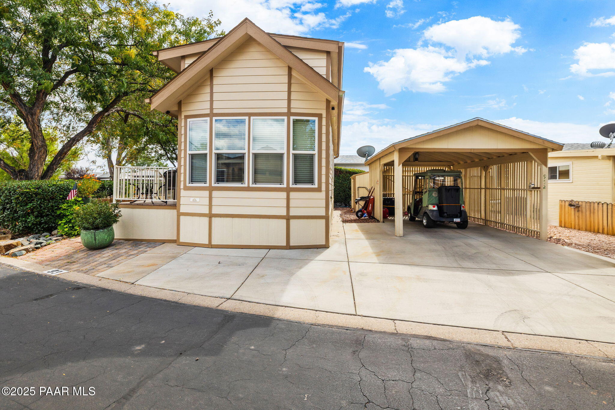 952 N Mesquite Tree  Drive Drive