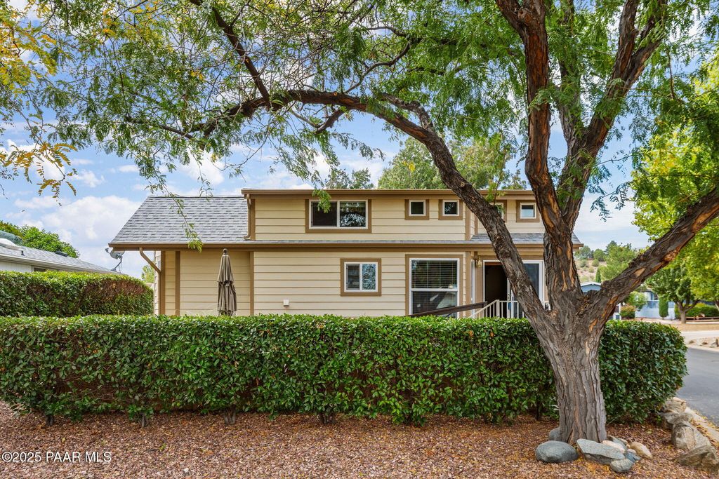 Photo of 952 N Mesquite Tree Drive Drive, Prescott Valley, AZ 86327 (MLS # 1076922)