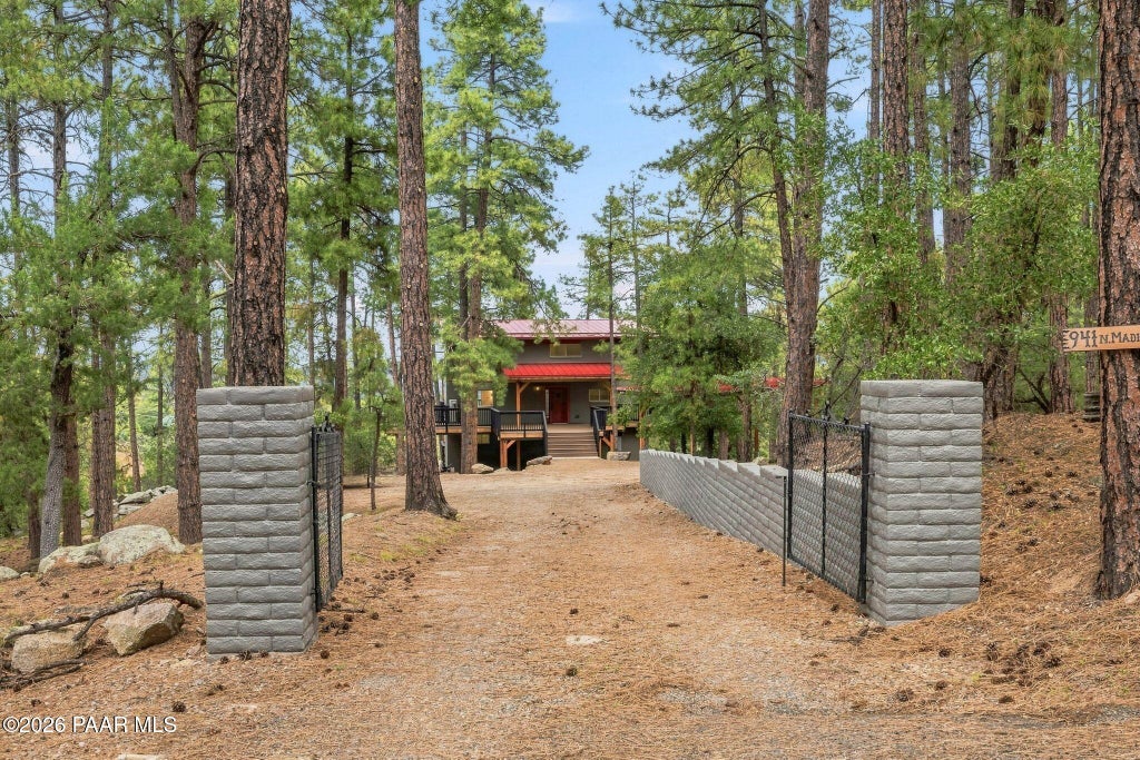 Photo of 941 N Madizell Drive, Prescott, AZ 86305 (MLS # 1084472)