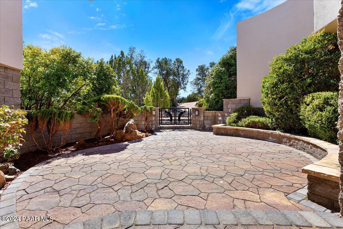 14031 N Signal Hill Road