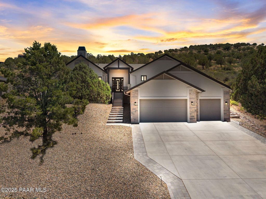Photo of 1020 Sunrise Boulevard, Prescott, AZ 86301 (MLS # 1079760)