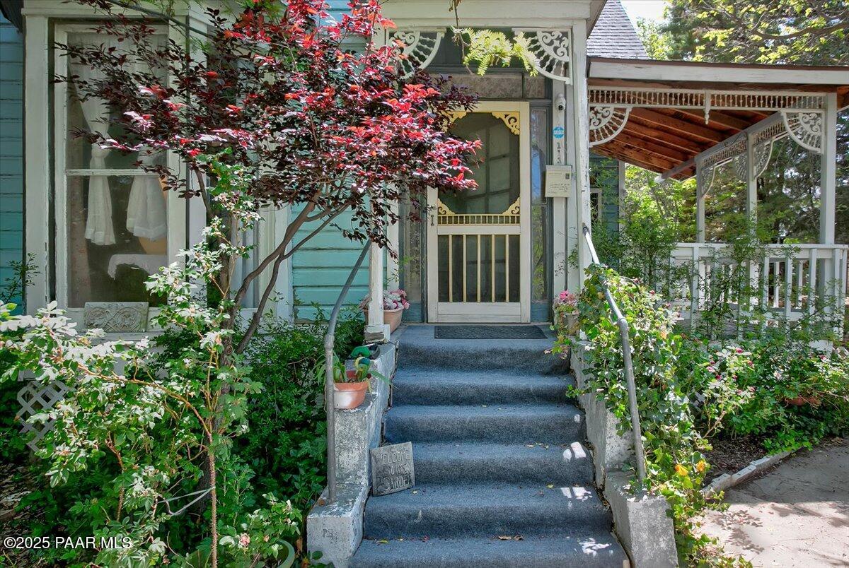 113 N Pleasant Street