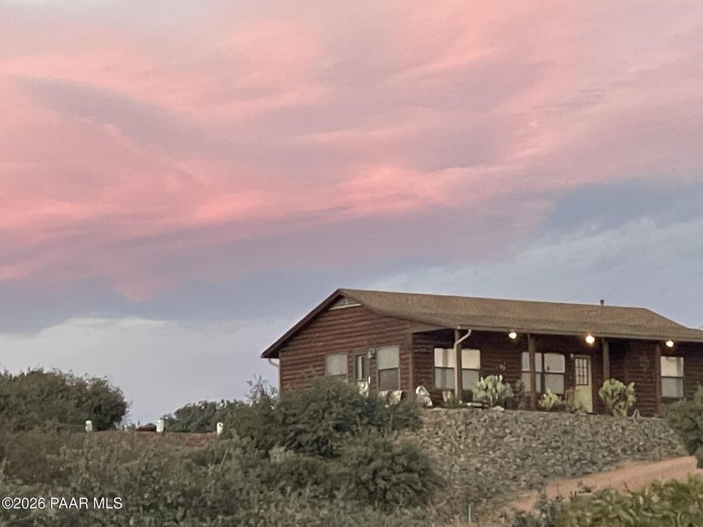 Photo of 14504 E Ridge Way, Dewey-Humboldt, AZ 86327 (MLS # 1081295)