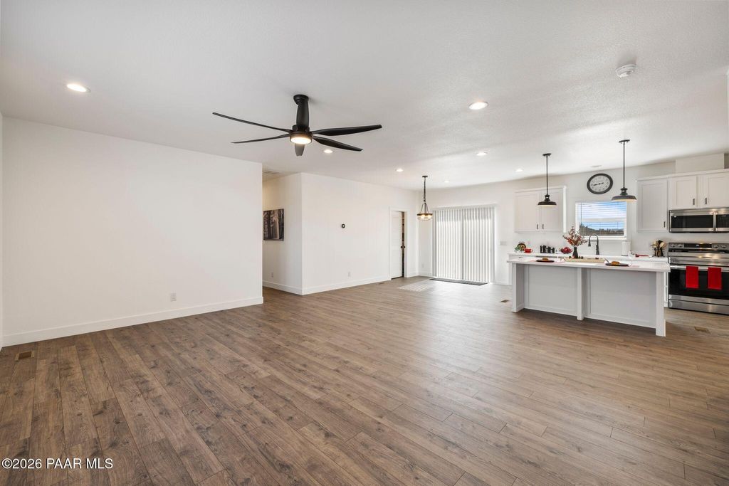 Photo of 1547 E Whirlpool Drive, Paulden, AZ 86334 (MLS # 1080470)