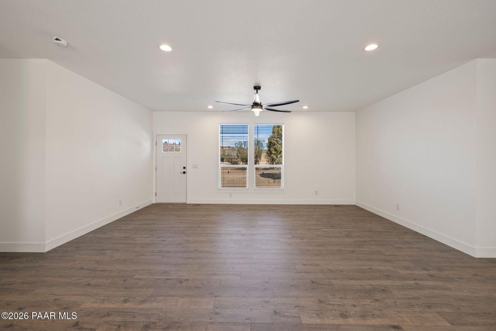 Photo of 1547 E Whirlpool Drive, Paulden, AZ 86334 (MLS # 1080470)