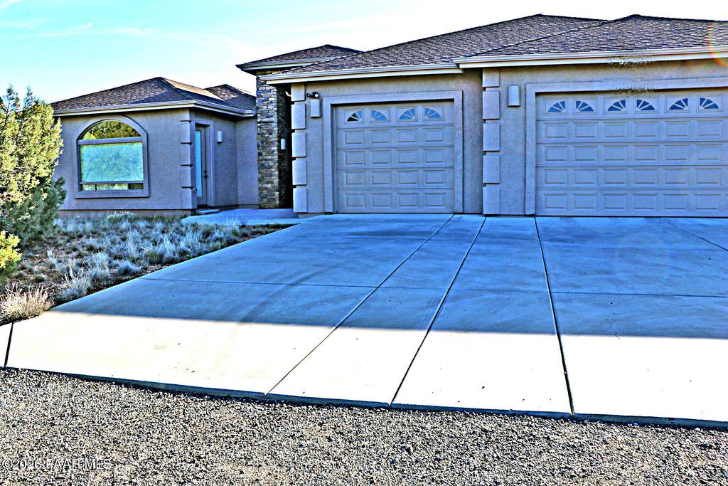 Photo of 7051 Dillon Wash Road, Prescott, AZ 86305 (MLS # 1080293)