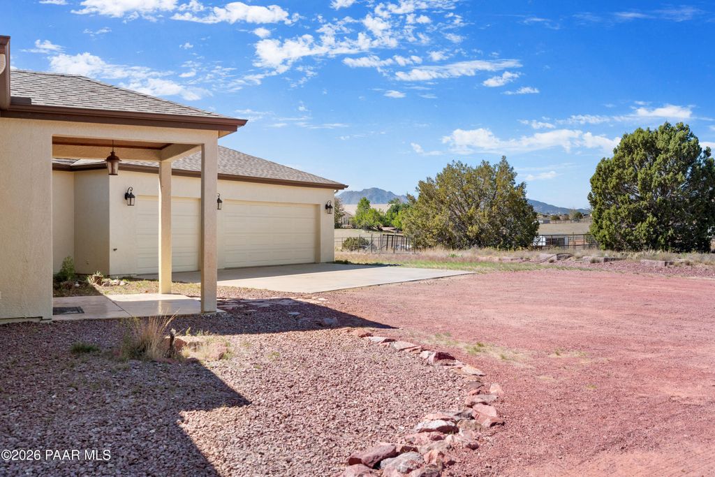 Photo of 2975 W Conestoga Court, Chino Valley, AZ 86323 (MLS # 1081229)