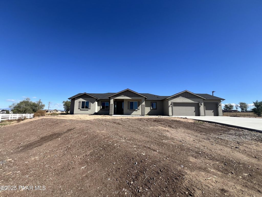 Photo of 75 Brenna Drive, Chino Valley, AZ 86323 (MLS # 1077389)