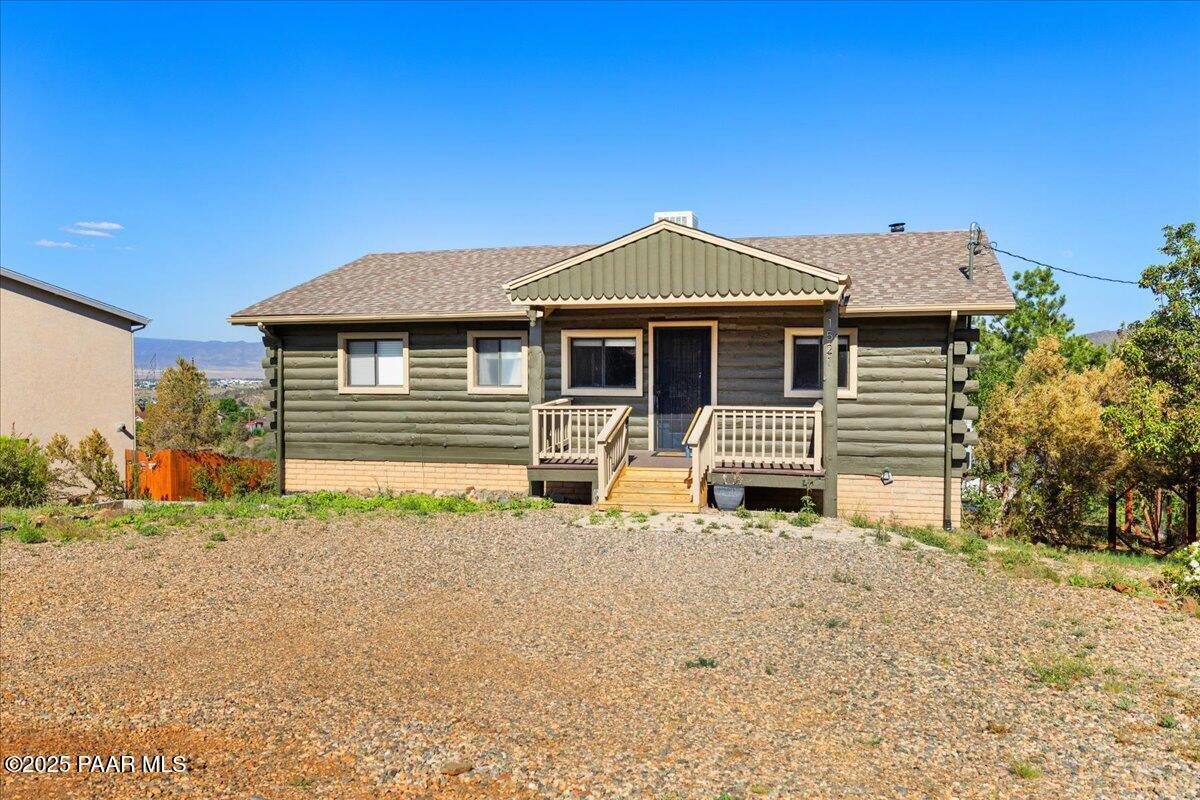 1521 N Victor Drive