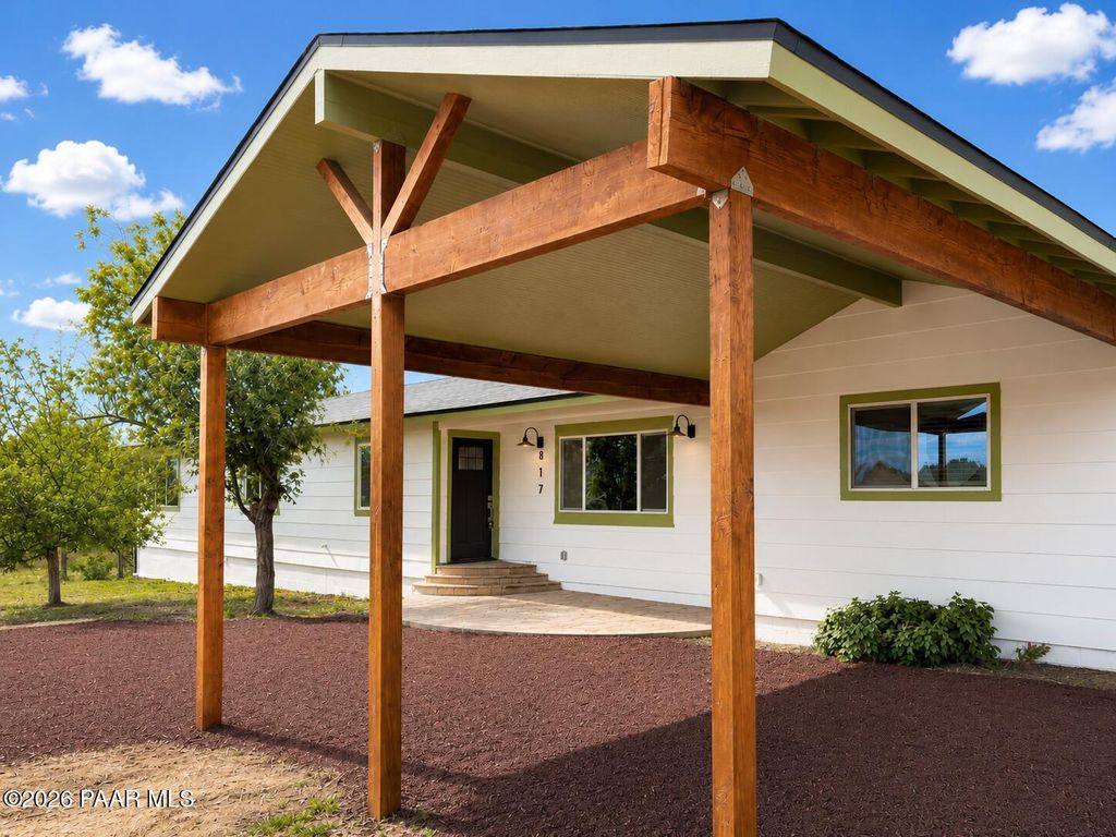 Photo of 817 W Highland Street, Williams, AZ 86046 (MLS # 1082469)