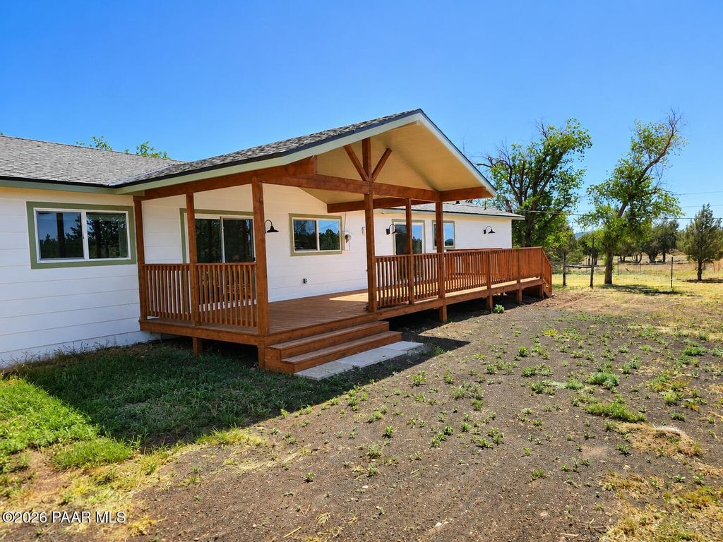 Photo of 817 W Highland Street, Williams, AZ 86046 (MLS # 1082469)