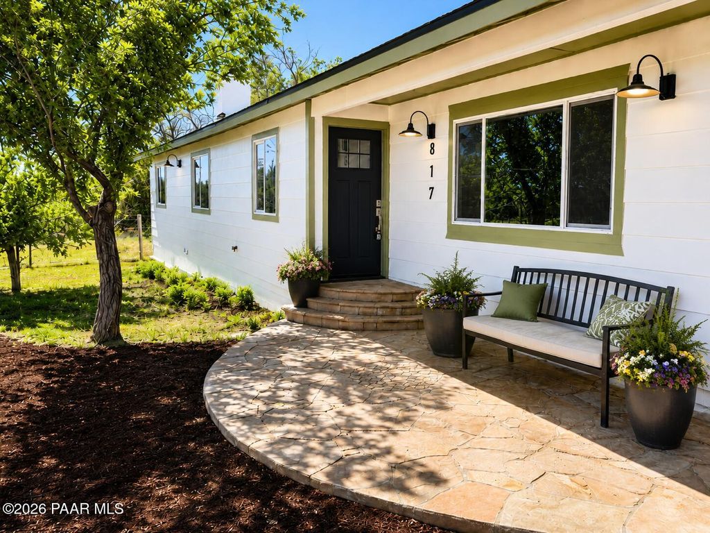Photo of 817 W Highland Street, Williams, AZ 86046 (MLS # 1082469)