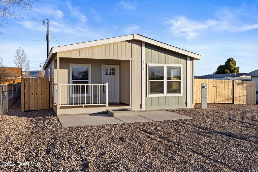Photo of 200 W Lake Louise Rd, Paulden, AZ 86334 (MLS # 1079140)