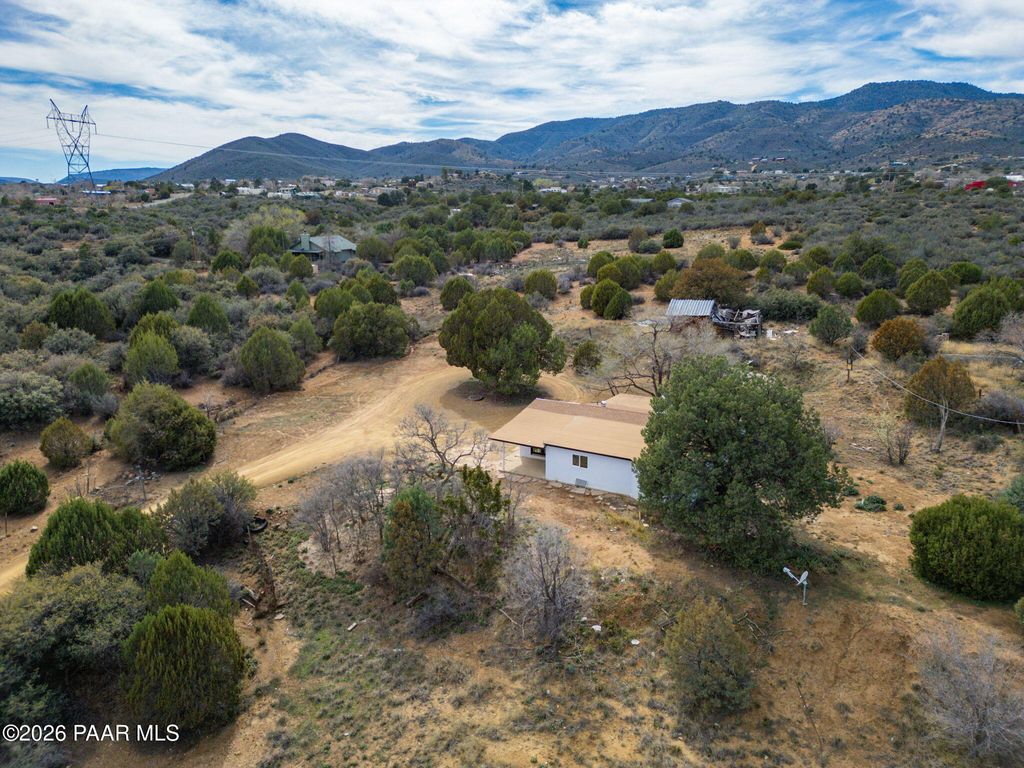 Photo of 1550 S Hopi Trail, Dewey-Humboldt, AZ 86327 (MLS # 1079863)