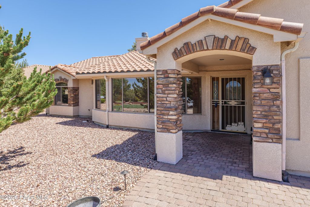 Photo of 999 Pinon Oak Drive, Prescott, AZ 86305 (MLS # 1082436)