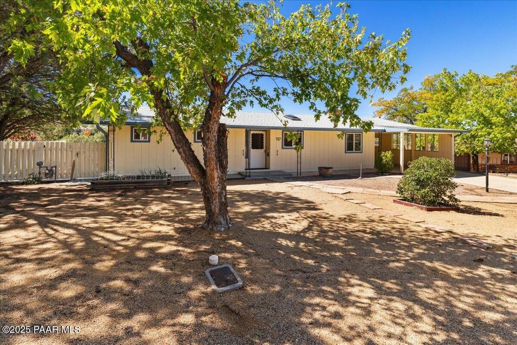 Photo of 407 Webb Place, Prescott, AZ 86303 (MLS # 1076954)