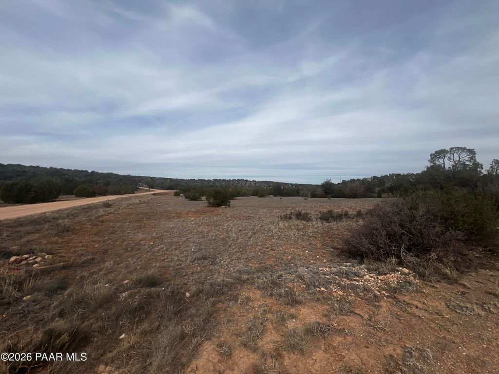 Photo of 56255 N Bridge Canyon Parkway, Seligman, AZ 86337 (MLS # 1079932)