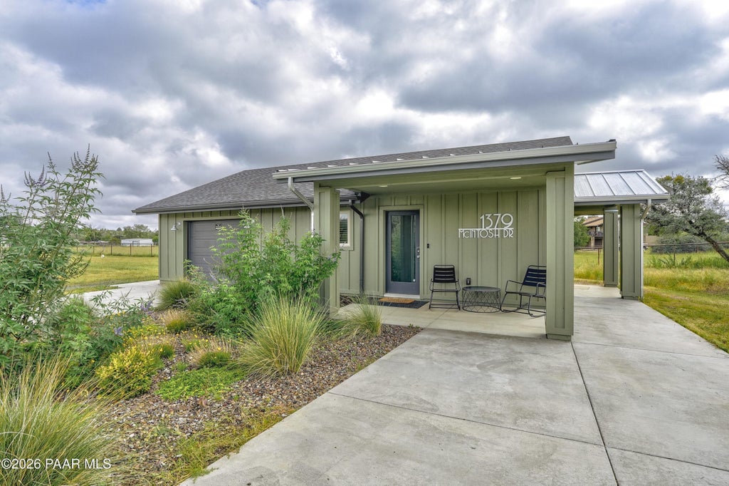 Photo of 1379 W Mcintosh Drive, Prescott, AZ 86305 (MLS # 1085178)