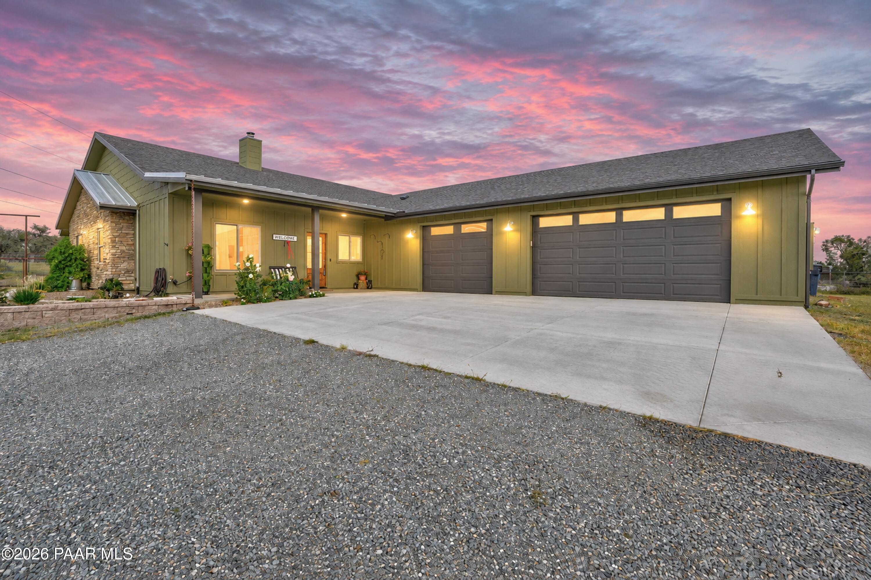 1379 W Mcintosh Drive
