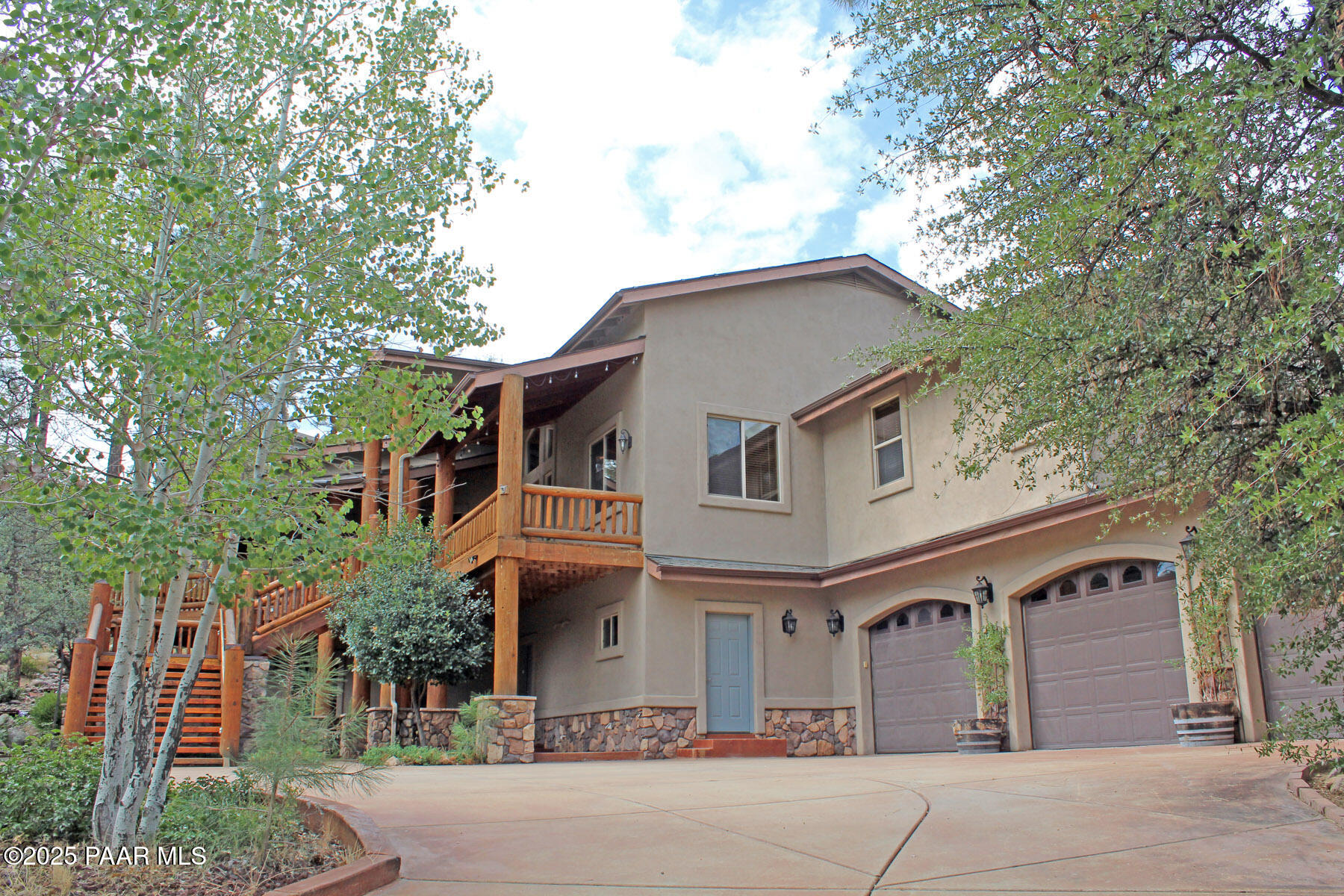 734 E Pine Knoll Drive