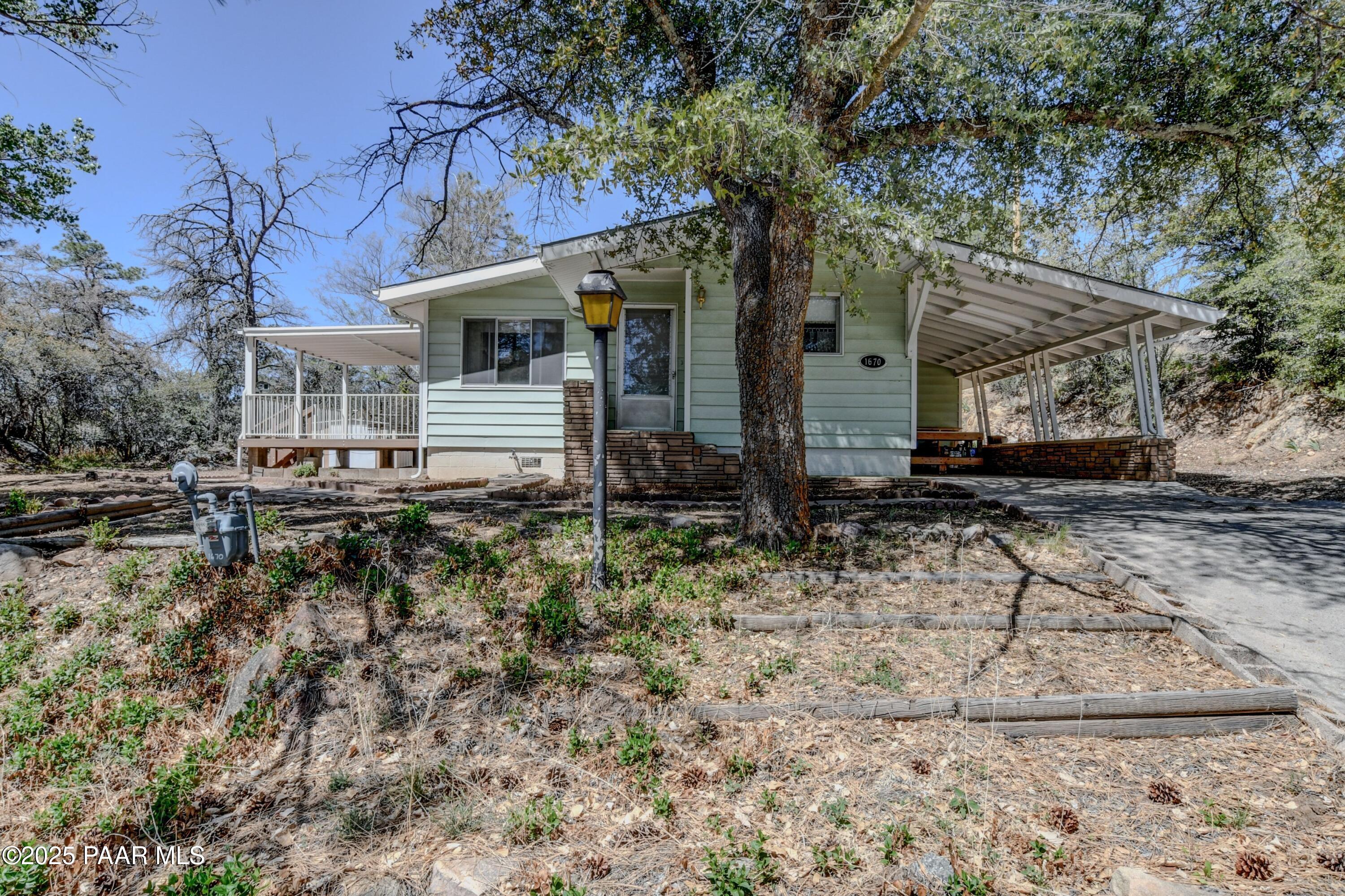 1670 N Arrowhead Drive