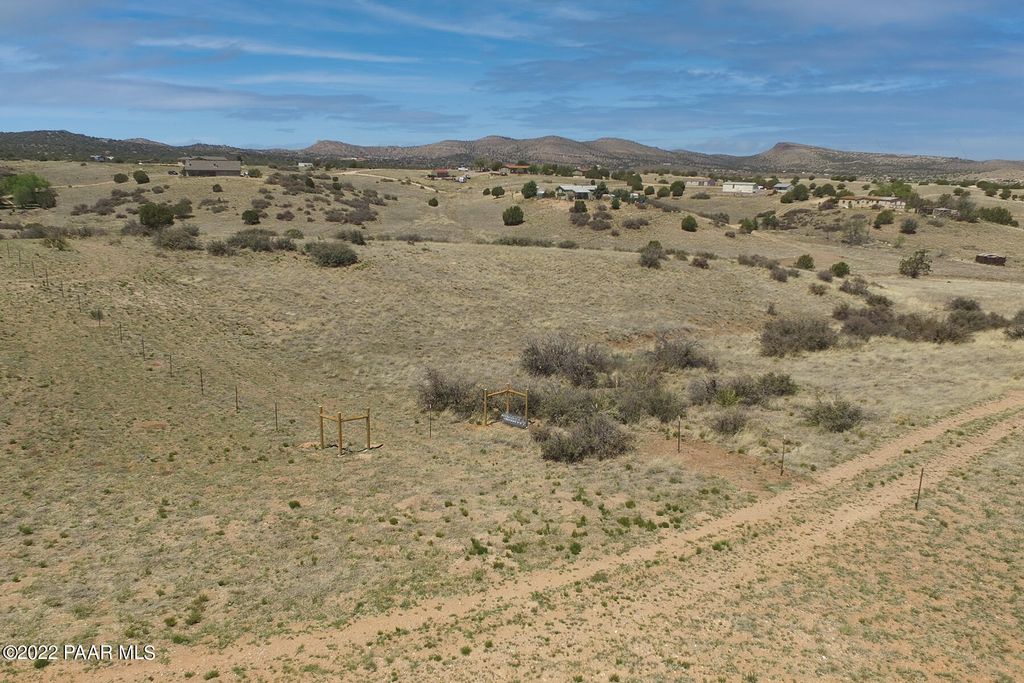 Photo of 1 W Tortise Road, Chino Valley, AZ 86323 (MLS # 1077033)