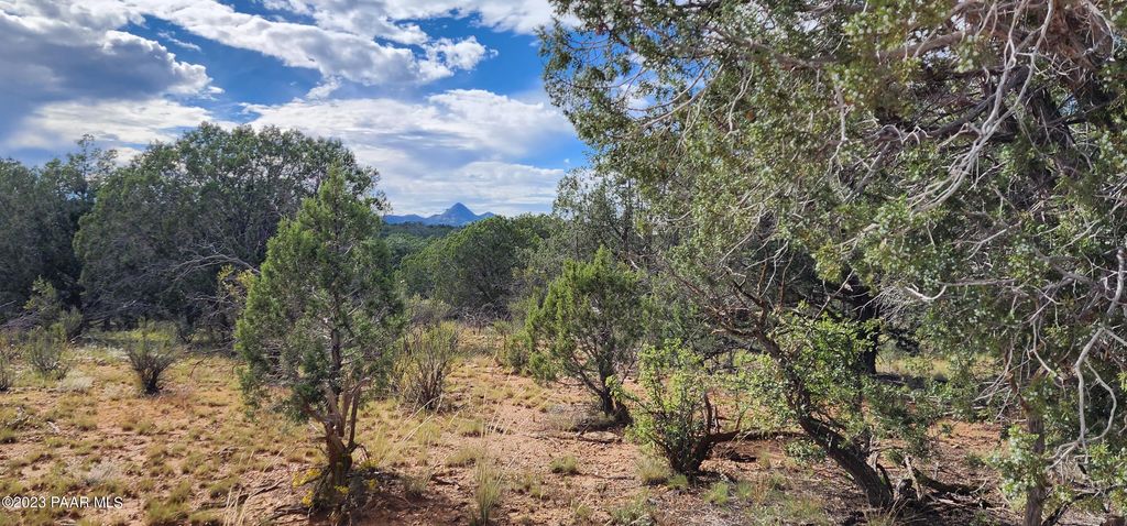 Photo of 912 Westwood Ranch, Ash Fork, AZ 86320 (MLS # 1076934)